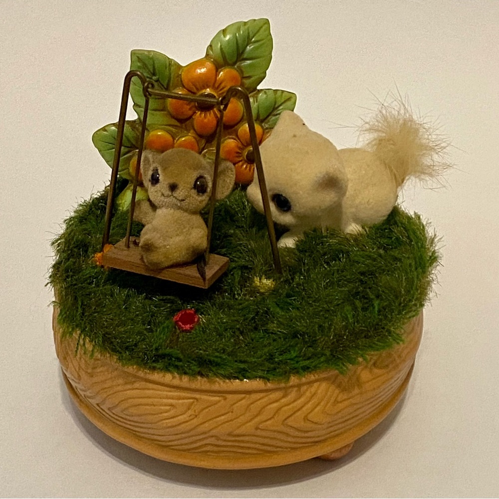 Vintage Josef Originals Music Box Cat and Mouse